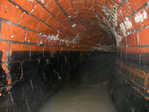 清除后：宽阔的下水道(图片提供：Thames Water)