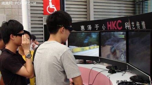 与showgirl抢眼球 HKC多屏拼接技术