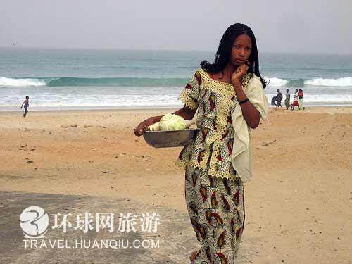 身着塞内加尔民族服饰的少女 身着塞内加尔民族服饰的少女