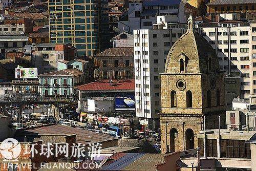 世界上除了西藏外,还有另一个“世界屋脊”,那就是玻利维亚的拉巴斯。 世界上除了西藏外,还有另一个“世界屋脊”,那就是玻利维亚的拉巴斯。