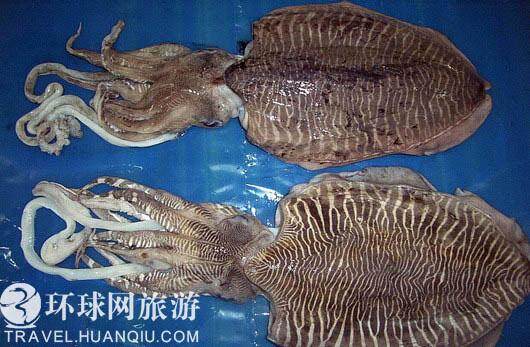厨师说，如果墨鱼没有危机感就不会喷出墨汁，时间长了墨汁就不新鲜，在墨鱼喷出一次墨汁后的10分钟之后产生的墨汁最新鲜，味道也最佳。