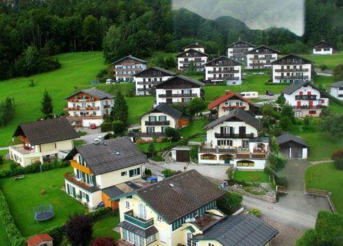 典型的奥地利山民的房舍 典型的奥地利山民的房舍
