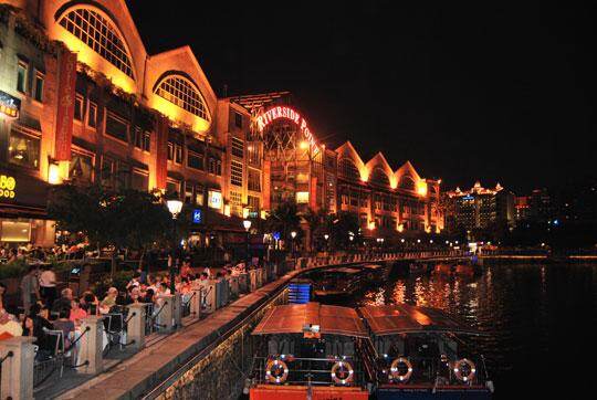 夜晚的新加坡河 夜晚的新加坡河