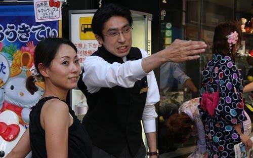 日本店员的殷情服务恐怕是全世界都少有的 日本店员的殷情服务恐怕是全世界都少有的