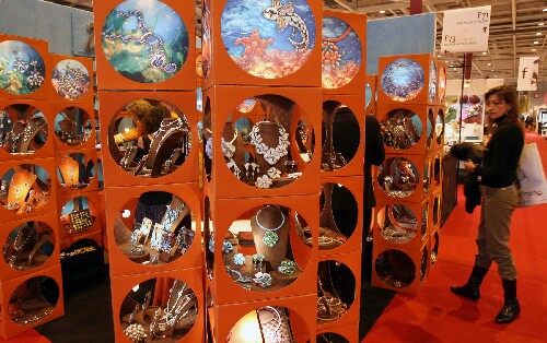 巴黎国际珠宝首饰展开幕 新华社照片