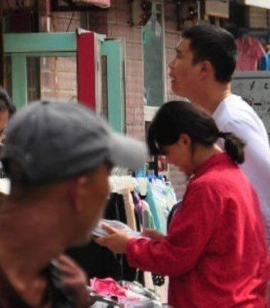小沈阳夫妇亲密现身